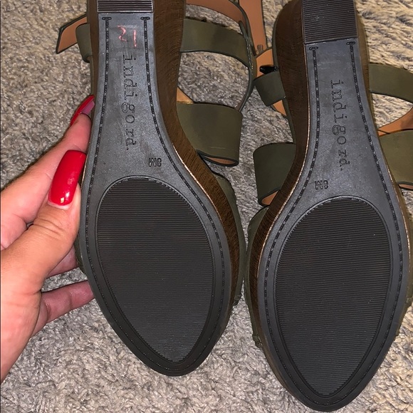 Indigo Rd Wedges - Picture 2 of 3